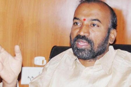 పాదయాత్రతో పొలిటికల్ హీట్ పాదయాత్రతో పొలిటికల్ హీట్