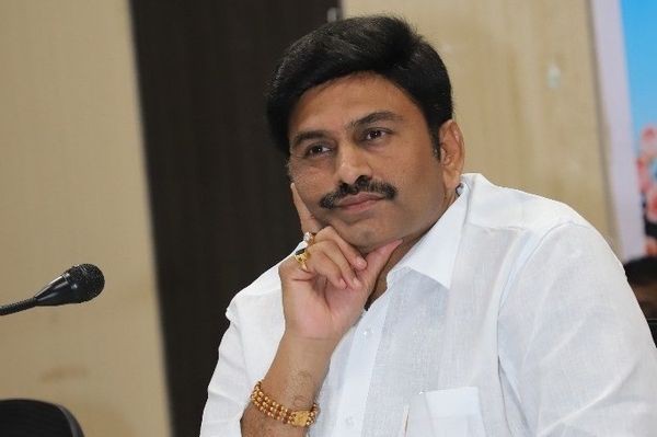 01 ఆర్ ఆర్ ఆర్ రాజీనేనా... 01 ఆర్ ఆర్ ఆర్ రాజీనేనా...