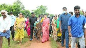 బూర్లగడ్డ నుంచి షర్మిలా పాదయాత్ర బూర్లగడ్డ నుంచి షర్మిలా పాదయాత్ర