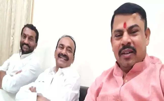 స్పీకర్ పోచారాన్ని కలిసిన బీజేపీ ఎమ్మెల్యేలు స్పీకర్ పోచారాన్ని కలిసిన బీజేపీ ఎమ్మెల్యేలు