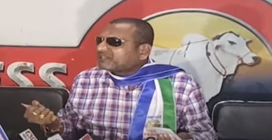 వైసీపీలో మరో రఘురాముడు.. వైసీపీలో మరో రఘురాముడు..