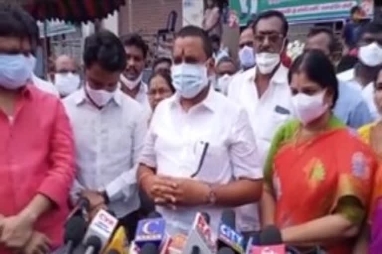విజయవాడ నగర అభివృద్ధికి కట్టుబడి వున్నాము మంత్రి వెలంపల్లి విజయవాడ నగర అభివృద్ధికి కట్టుబడి వున్నాము మంత్రి వెలంపల్లి