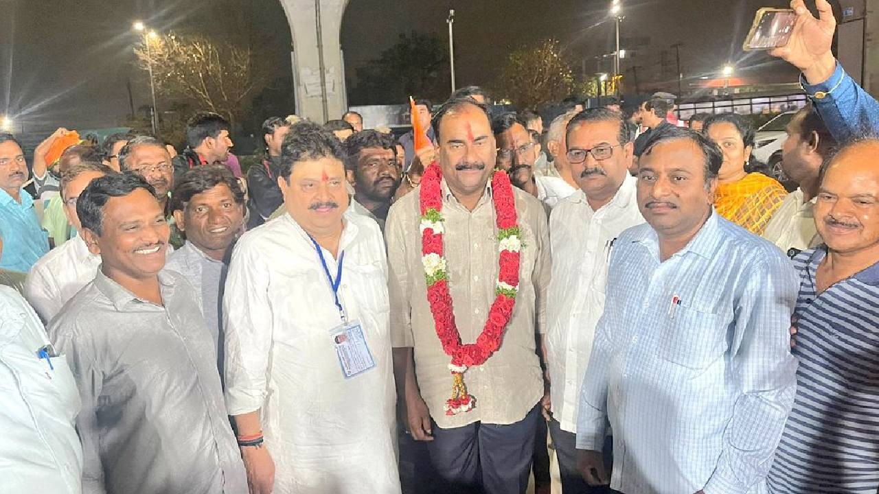 ఏవిఎన్ రెడ్డికి బండి సంజయ్ శుభాకాంక్షలు ఏవిఎన్ రెడ్డికి బండి సంజయ్ శుభాకాంక్షలు