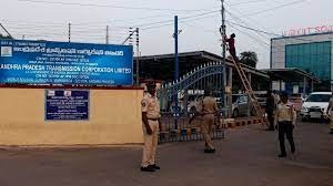 ఏపీ విద్యుత్ అధికారులను అడ్డుకున్న ఒడిషా పోలీసులు ఏపీ విద్యుత్ అధికారులను అడ్డుకున్న ఒడిషా పోలీసులు