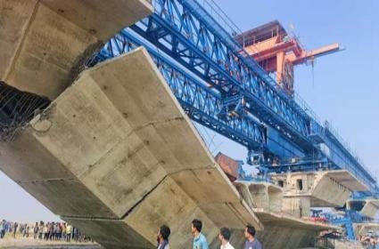 కూలిన బ్రిడ్జి కూలిన బ్రిడ్జి