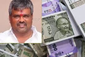 చిట్టీల సొమ్ముతో పరారైన పుల్లయ్య బెంగళూరులో అరెస్ట్ చిట్టీల సొమ్ముతో పరారైన పుల్లయ్య బెంగళూరులో అరెస్ట్