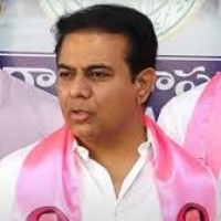 రేవంత్ రెడ్డి చేతకానితనం వల్లనే పంటలు ఎండిపోతున్నాయి.