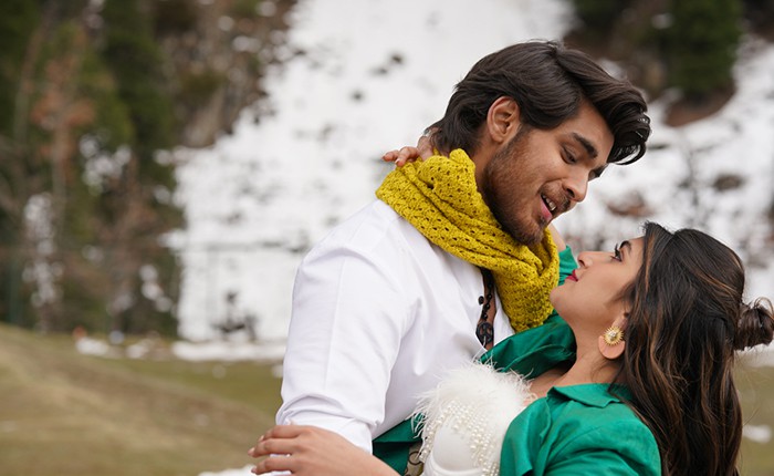 1 మిలియన్కి పైగా వ్యూస్తో దూసుకుపోతున్న దర్శకేంద్రుడి ‘పెళ్లి సందD’ చిత్రంలోని ఫస్ట్ సాంగ్ ప్రేమంటి ఏంటి.. 1 మిలియన్కి పైగా వ్యూస్తో దూసుకుపోతున్న దర్శకేంద్రుడి ‘పెళ్లి సందD’ చిత్రంలోని ఫస్ట్ సాంగ్ ప్రేమంటి ఏంటి..