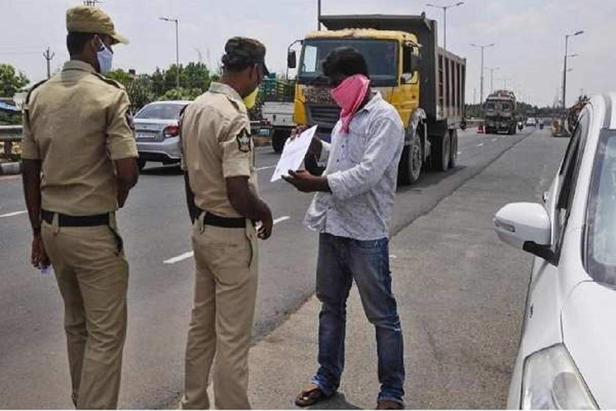 కఠినంగా కర్ఫ్యూ అమలు కఠినంగా కర్ఫ్యూ అమలు