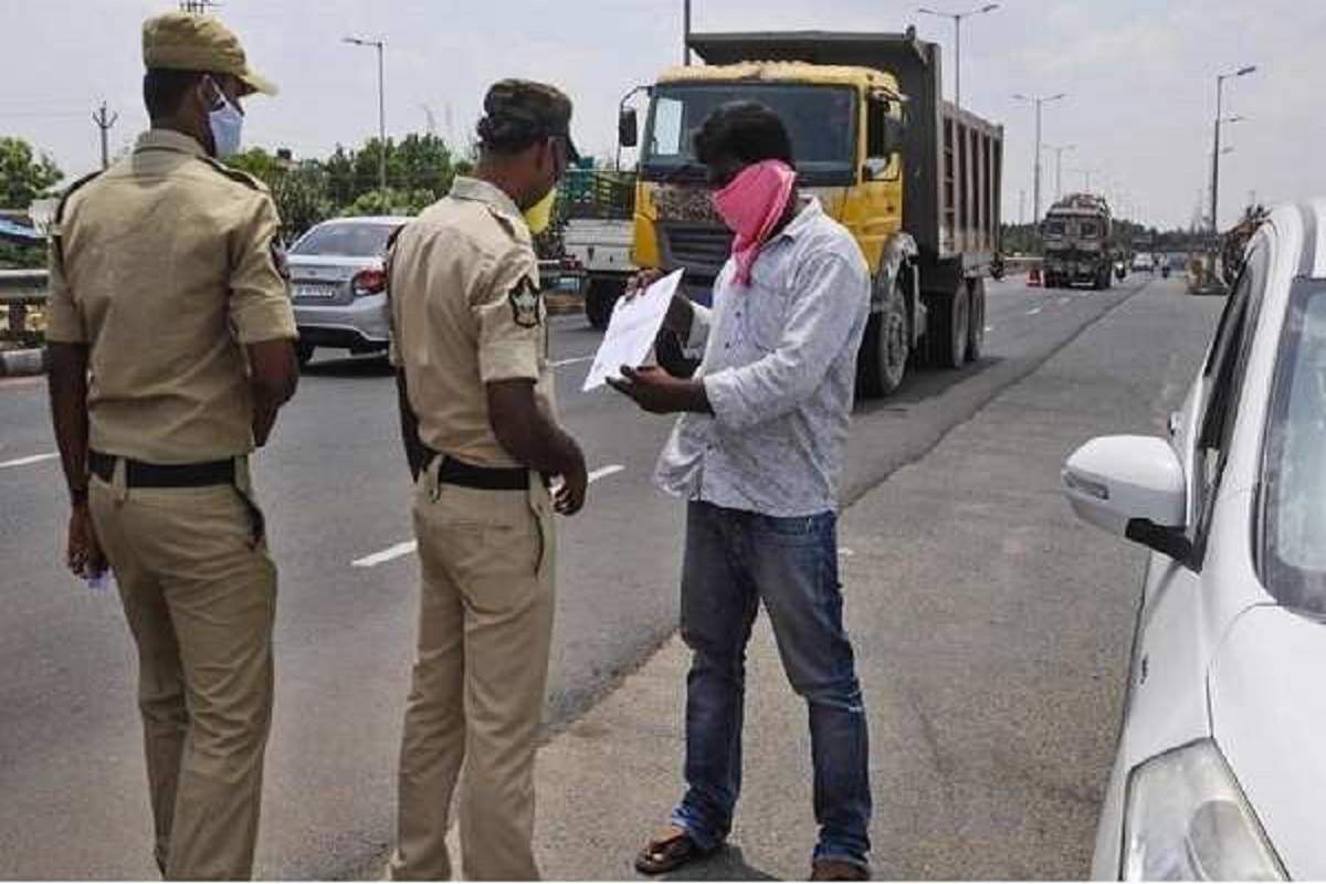 కఠినంగా కర్ఫ్యూ అమలు