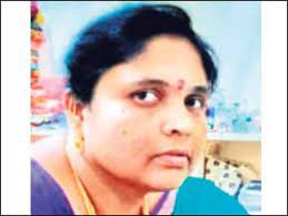 మాయలేడీని అరెస్ట్ చేసిన పెనమలూరు పోలీసులు మాయలేడీని అరెస్ట్ చేసిన పెనమలూరు పోలీసులు