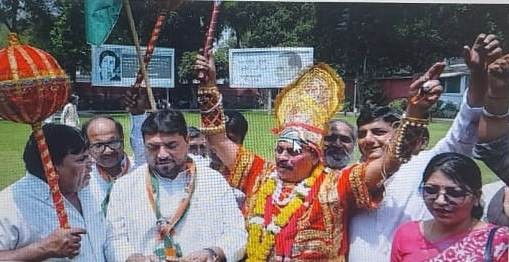 బజరంగ్ బలి' నినాదాలతో హోరెత్తిన ఏఐసీసీ కార్యాలయం బజరంగ్ బలి' నినాదాలతో హోరెత్తిన ఏఐసీసీ కార్యాలయం
