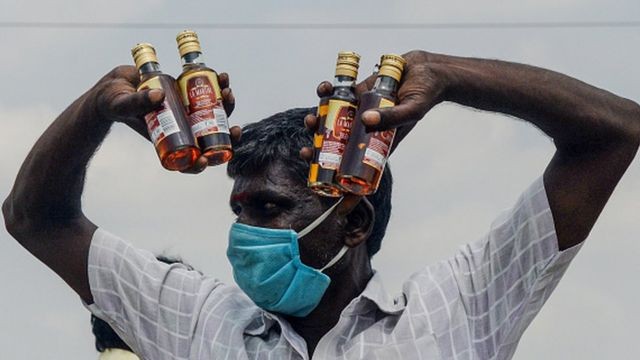 విస్కీకే మొదటి ఓటు వేస్తున్న భారతీయులు విస్కీకే మొదటి ఓటు వేస్తున్న భారతీయులు