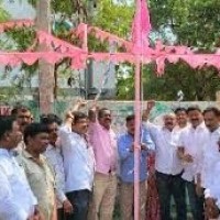 మేడే వేడుకల్లో పాల్గొన్న మాజీ మంత్రి కరీంనగర్ ఎమ్మెల్యే గంగుల