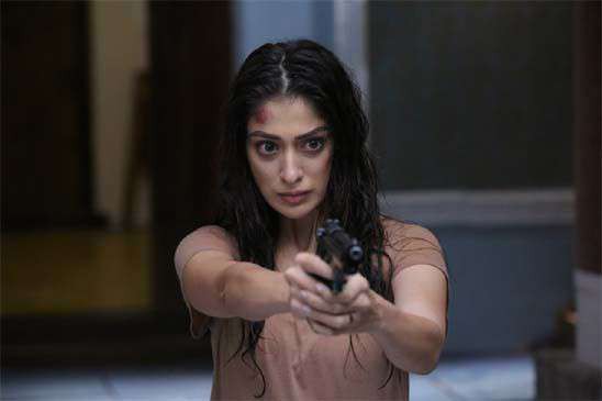 వేటాడే పులి ‘గర్జన’ వేటాడే పులి ‘గర్జన’