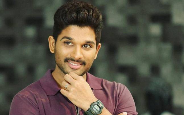 క్షీరా రామలింగేశ్వర స్వామి ఆలయానికి అల్లు అర్జున్ విరాళం క్షీరా రామలింగేశ్వర స్వామి ఆలయానికి అల్లు అర్జున్ విరాళం
