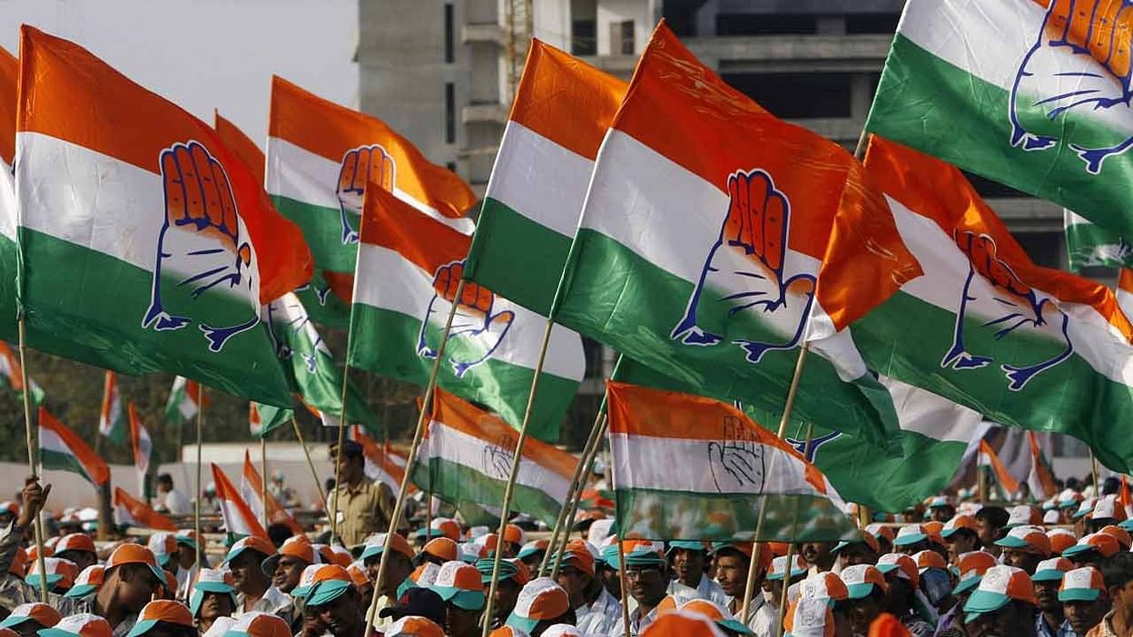 కాంగ్రెస్ లో ఎవరి దారి వారిదే కాంగ్రెస్ లో ఎవరి దారి వారిదే