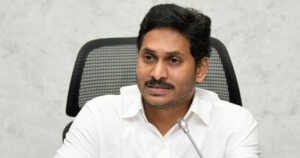 మళ్లీ తేనెతుట్టును కదిల్చిన జగన్ మళ్లీ తేనెతుట్టును కదిల్చిన జగన్