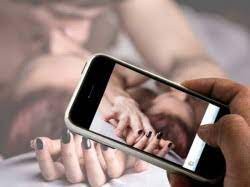 వైసీపీ ఆగడాలకు బలైన దళిత యువతి ప్రేమించానని చెప్పి నీలి చిత్రాలను తీసిన కార్యకర్త వైసీపీ ఆగడాలకు బలైన దళిత యువతి ప్రేమించానని చెప్పి నీలి చిత్రాలను తీసిన కార్యకర్త