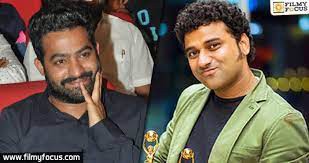 ఎవరు మీలో కోటీశ్వరులు’ దీపావళి స్పెషల్ షో..యంగ్ టైగర్ ఎన్టీఆర్తో రాక్స్టార్ దేవిశ్రీ ప్రసాద్, మ్యూజిక్ సెన్సేషన్ తమన్ సరదా సరదా సాగిన ఎపిసోడ్ ఎవరు మీలో కోటీశ్వరులు’ దీపావళి స్పెషల్ షో..యంగ్ టైగర్ ఎన్టీఆర్తో రాక్స్టార్ దేవిశ్రీ ప్రసాద్, మ్యూజిక్ సెన్సేషన్ తమన్ సరదా సరదా సాగిన ఎపిసోడ్
