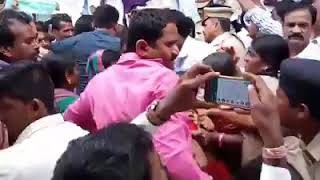 తీవ్ర వివాదాస్పదమవుతున్న టీఆర్ఎస్ విజయఘర్జన సభ స్థలసేకరణ తీవ్ర వివాదాస్పదమవుతున్న టీఆర్ఎస్ విజయఘర్జన సభ స్థలసేకరణ