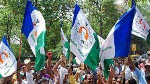 వైసీపీ నేతల మధ్య విభేదాలు వైసీపీ నేతల మధ్య విభేదాలు