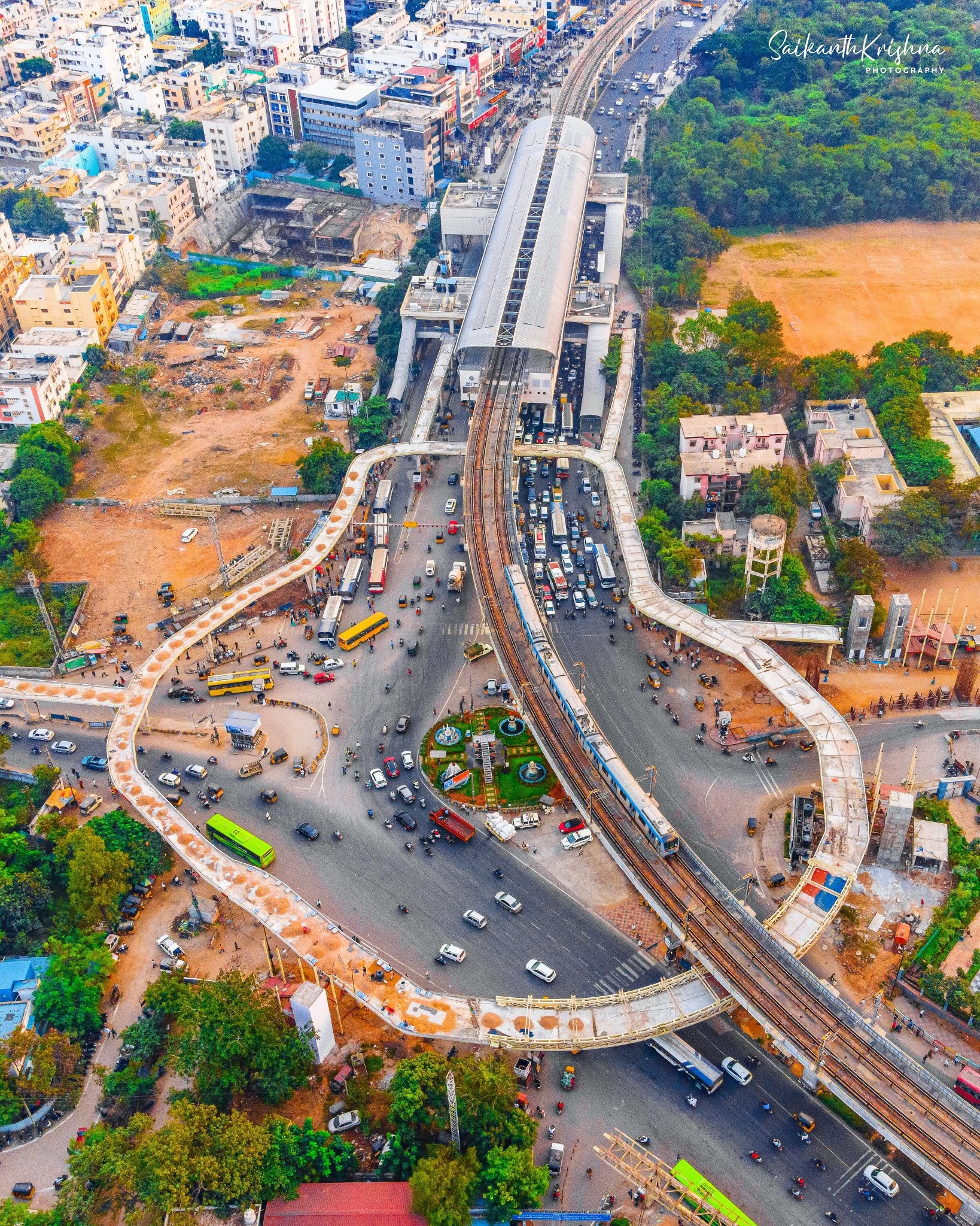 రేసింగ్ కు అడగడుగునా అడ్డంకులు రేసింగ్ కు అడగడుగునా అడ్డంకులు