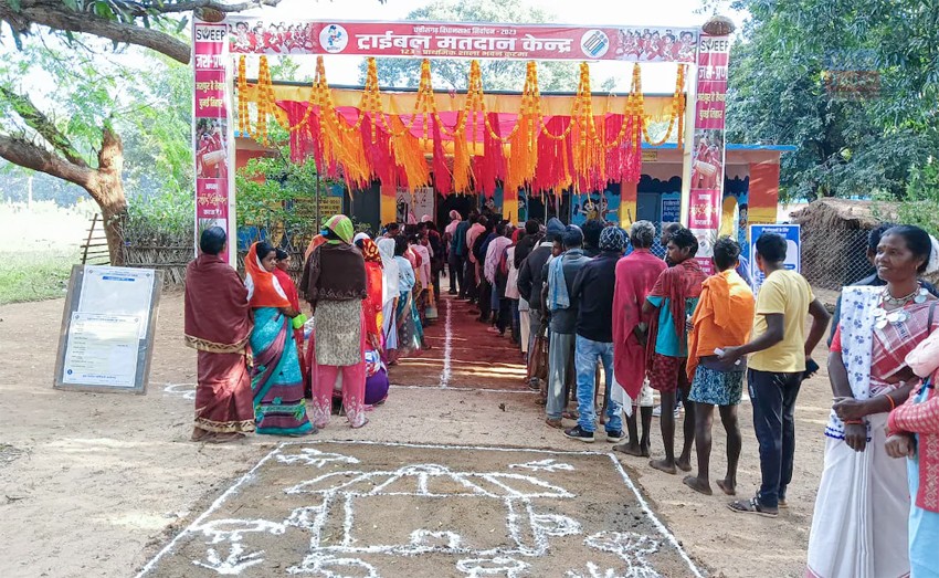 చెదురు మదరు సంఘటనలు...మినహా ప్రశాంతంగా పోలింగ్ చెదురు మదరు సంఘటనలు...మినహా ప్రశాంతంగా పోలింగ్