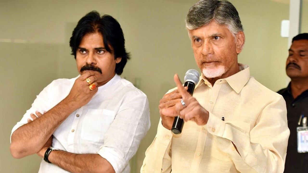 17న ఒకే వేదికపై చంద్రబాబు, పవన్ 17న ఒకే వేదికపై చంద్రబాబు, పవన్