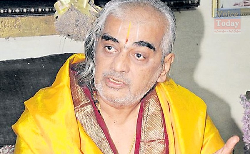 హే..రమణ దీక్షితులు... మార్పు ఎందుకో... హే..రమణ దీక్షితులు... మార్పు ఎందుకో...