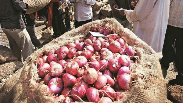 ఉల్లి రైతు కంట కన్నీరే... ఉల్లి రైతు కంట కన్నీరే...