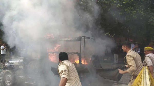 కోటి పరిహారం ఇవ్వండి కోటి పరిహారం ఇవ్వండి