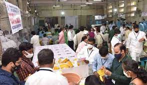 పోస్టల్ బ్యాలెట్లో టీఆర్ఎస్ ఆధిక్యం పోస్టల్ బ్యాలెట్లో టీఆర్ఎస్ ఆధిక్యం