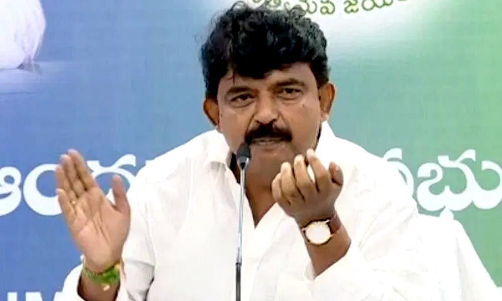 నానికి దూరమవుతున్న సామాజిక వర్గం నానికి దూరమవుతున్న సామాజిక వర్గం
