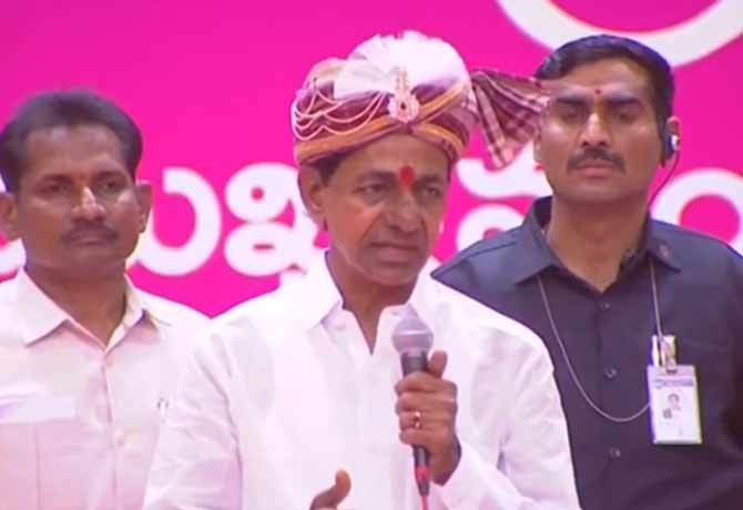 బీఆర్ఎస్కు జై కొడుతున్న ‘మహా’ ప్రజలు.. బీఆర్ఎస్కు జై కొడుతున్న ‘మహా’ ప్రజలు..