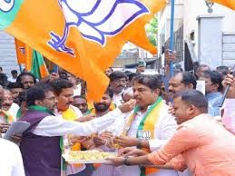 ఓటమి నుంచి కోలుకుని... తిరుగు లేని స్థాయికి... ఓటమి నుంచి కోలుకుని... తిరుగు లేని స్థాయికి...