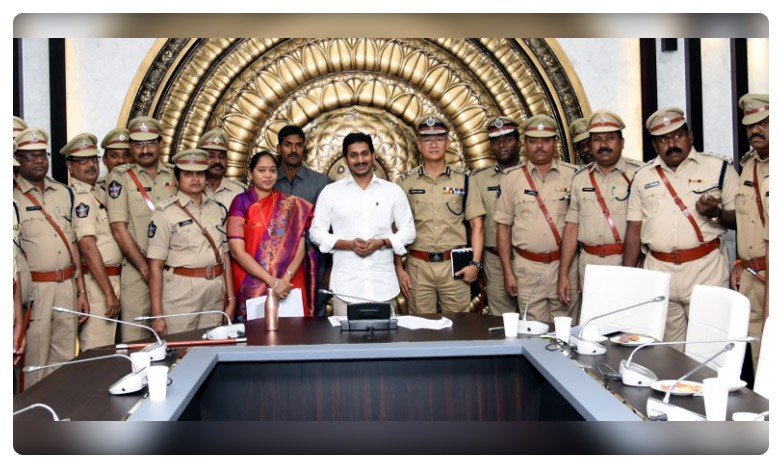 దిశ చట్టంపై ఏపీ పోలీసుల సమావేశం దిశ చట్టంపై ఏపీ పోలీసుల సమావేశం