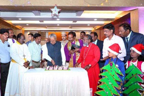 శాంతి యుత సహజీవనమే క్రిస్మస్ సందేశం గవర్నర్ బిశ్వ భూషణ్ హరి చందన్ రాజ్ భవన్ లో ఘనంగా సెమీ క్రిస్మస్ వేడుకల శాంతి యుత సహజీవనమే క్రిస్మస్ సందేశం గవర్నర్ బిశ్వ భూషణ్ హరి చందన్ రాజ్ భవన్ లో ఘనంగా సెమీ క్రిస్మస్ వేడుకల