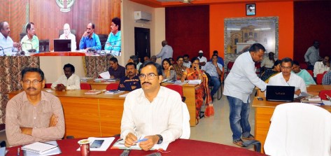 నిధులు దుర్వినియోగంపై తక్షణ విచారణ ఏలూరు నిధులు దుర్వినియోగంపై తక్షణ విచారణ ఏలూరు