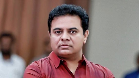 ఆర్టీసీ కార్మికుల సమ్మె ఎఫెక్ట్.. మౌన ముద్రలో కేటీఆర్ ఆర్టీసీ కార్మికుల సమ్మె ఎఫెక్ట్.. మౌన ముద్రలో కేటీఆర్