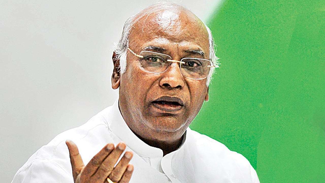 ఖర్గేకు ఘనస్వాగతం ఖర్గేకు ఘనస్వాగతం