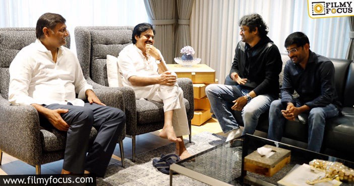 పవన్ కళ్యాణ్, హరీష్ శంకర్, మైత్రి మూవీ మేకర్స్ చిత్రం తాజా సమాచారం: *శర వేగంగా పవన్ కళ్యాణ్ చిత్రాల నిర్మాణం: పవన్ కళ్యాణ్, హరీష్ శంకర్, మైత్రి మూవీ మేకర్స్ చిత్రం తాజా సమాచారం: *శర వేగంగా పవన్ కళ్యాణ్ చిత్రాల నిర్మాణం: