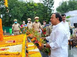 అటవీ అమరవీరులకు నివాళులర్పించిన మంత్రి ఇంద్రకరణ్ రెడ్డి అటవీ అమరవీరులకు నివాళులర్పించిన మంత్రి ఇంద్రకరణ్ రెడ్డి