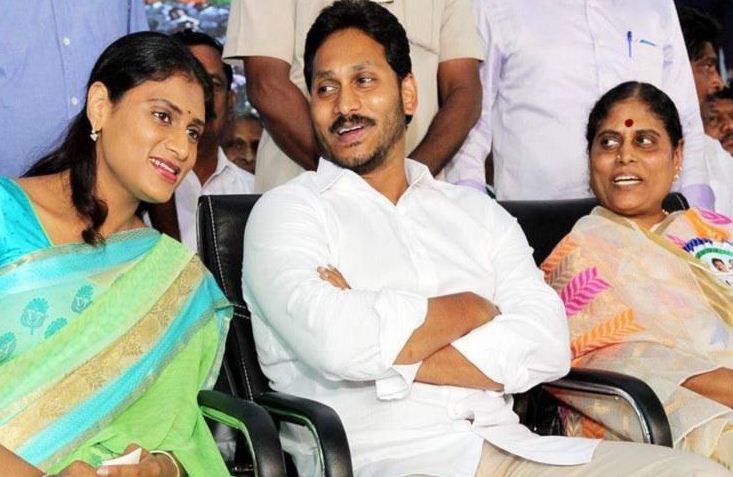 జగన్ ఇంట తల్లి చెల్లెళ్ల రాజకీయం జగన్ ఇంట తల్లి చెల్లెళ్ల రాజకీయం