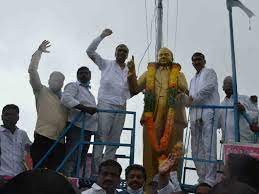 కొండా లక్ష్మణ్ బాపూజీ విగ్రహాన్ని ఆవిష్కరంచిన మంత్రి హరీష్ రావు కొండా లక్ష్మణ్ బాపూజీ విగ్రహాన్ని ఆవిష్కరంచిన మంత్రి హరీష్ రావు
