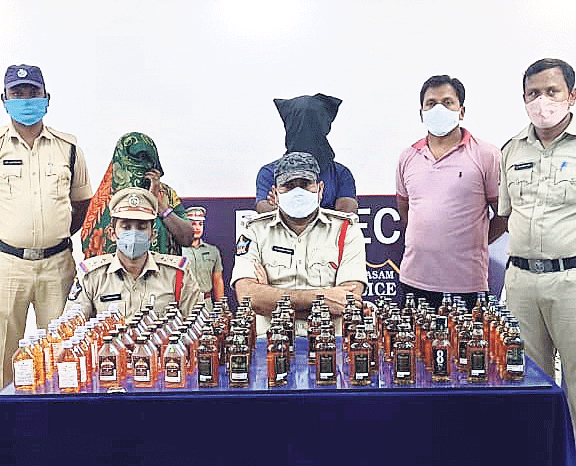 అక్రమ మద్యం స్వాధీనం అక్రమ మద్యం స్వాధీనం