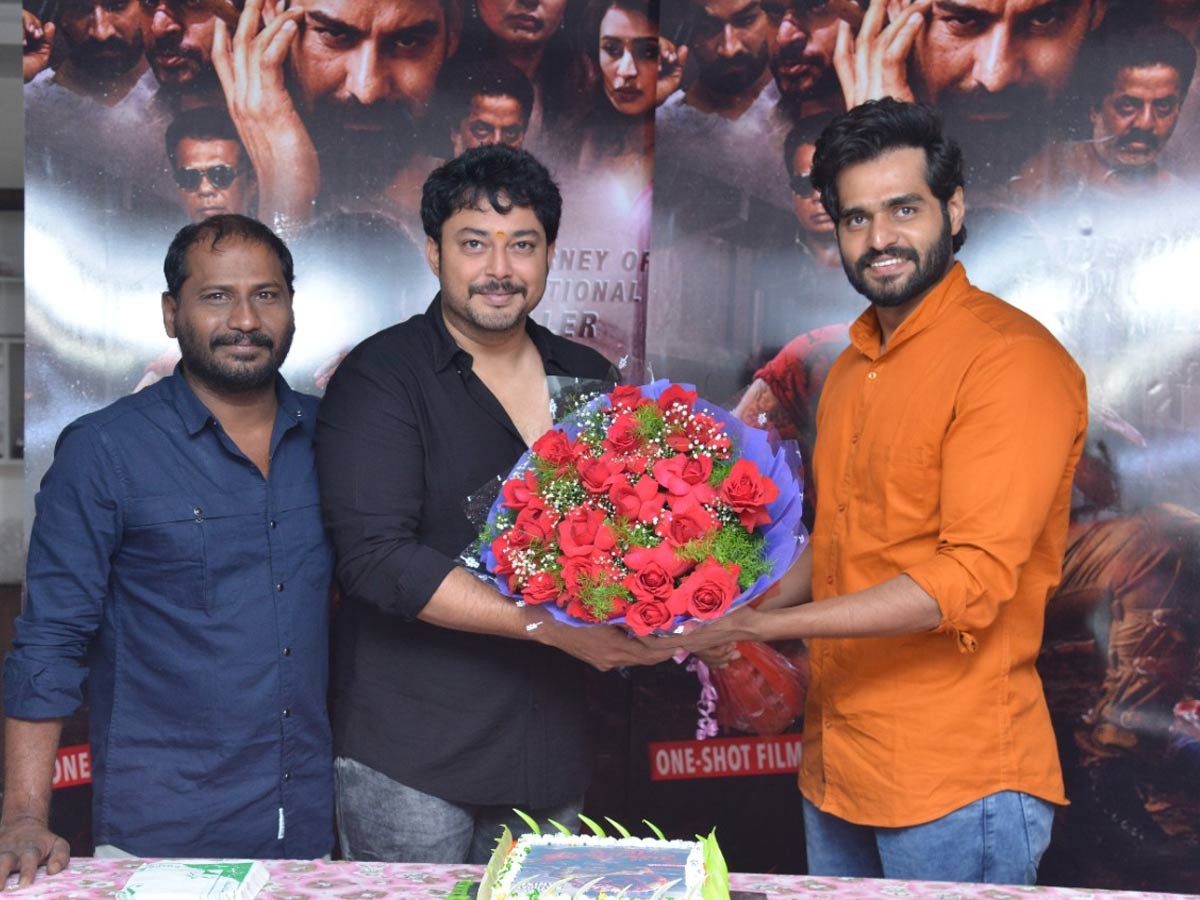 మరో ప్రస్థానం" సినిమా టీమ్ తో హీరో తనీష్ బర్త్ డే సెలబ్రేషన్స్ మరో ప్రస్థానం" సినిమా టీమ్ తో హీరో తనీష్ బర్త్ డే సెలబ్రేషన్స్