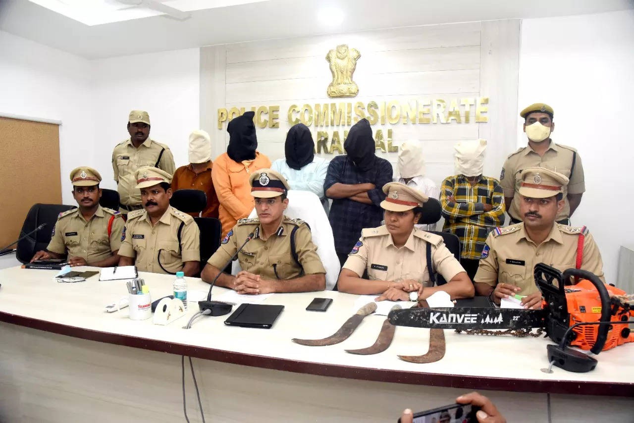 వరంగల్ హత్య కేసులో ఆరుగురు అరెస్ట్ వరంగల్ హత్య కేసులో ఆరుగురు అరెస్ట్