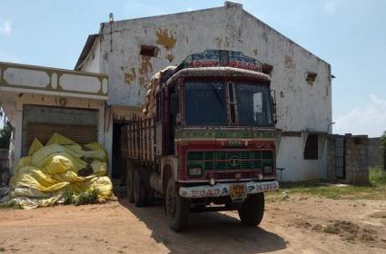 కేంద్ర నిర్ణయంతో... 2400 రైస్ మిల్లుల్ల మూత..? కేంద్ర నిర్ణయంతో... 2400 రైస్ మిల్లుల్ల మూత..?