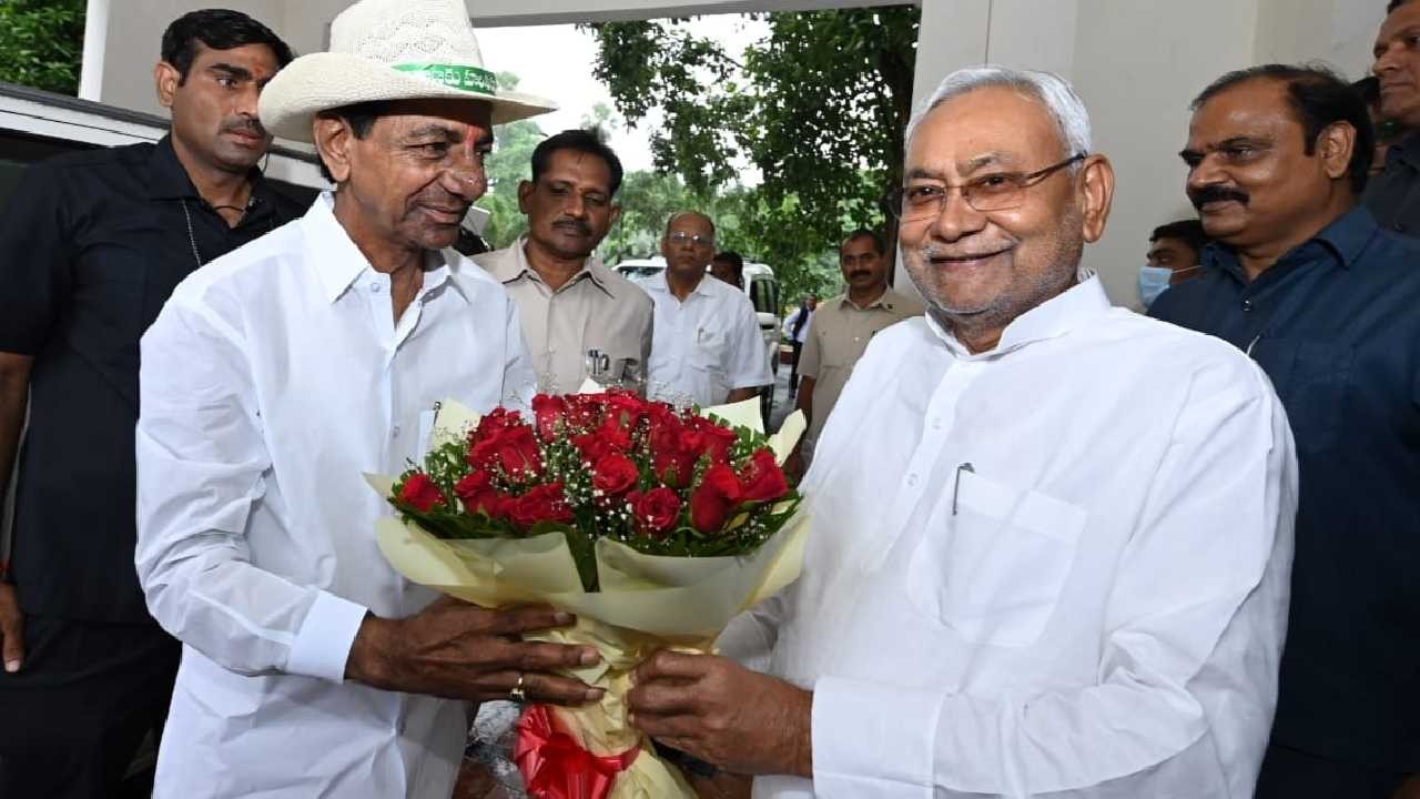 నితీష్, కేసీఆర్ భేటీలు.. కొత్త చరిత్ర కు శ్రీకారం చుడుతుందా నితీష్, కేసీఆర్ భేటీలు.. కొత్త చరిత్ర కు శ్రీకారం చుడుతుందా